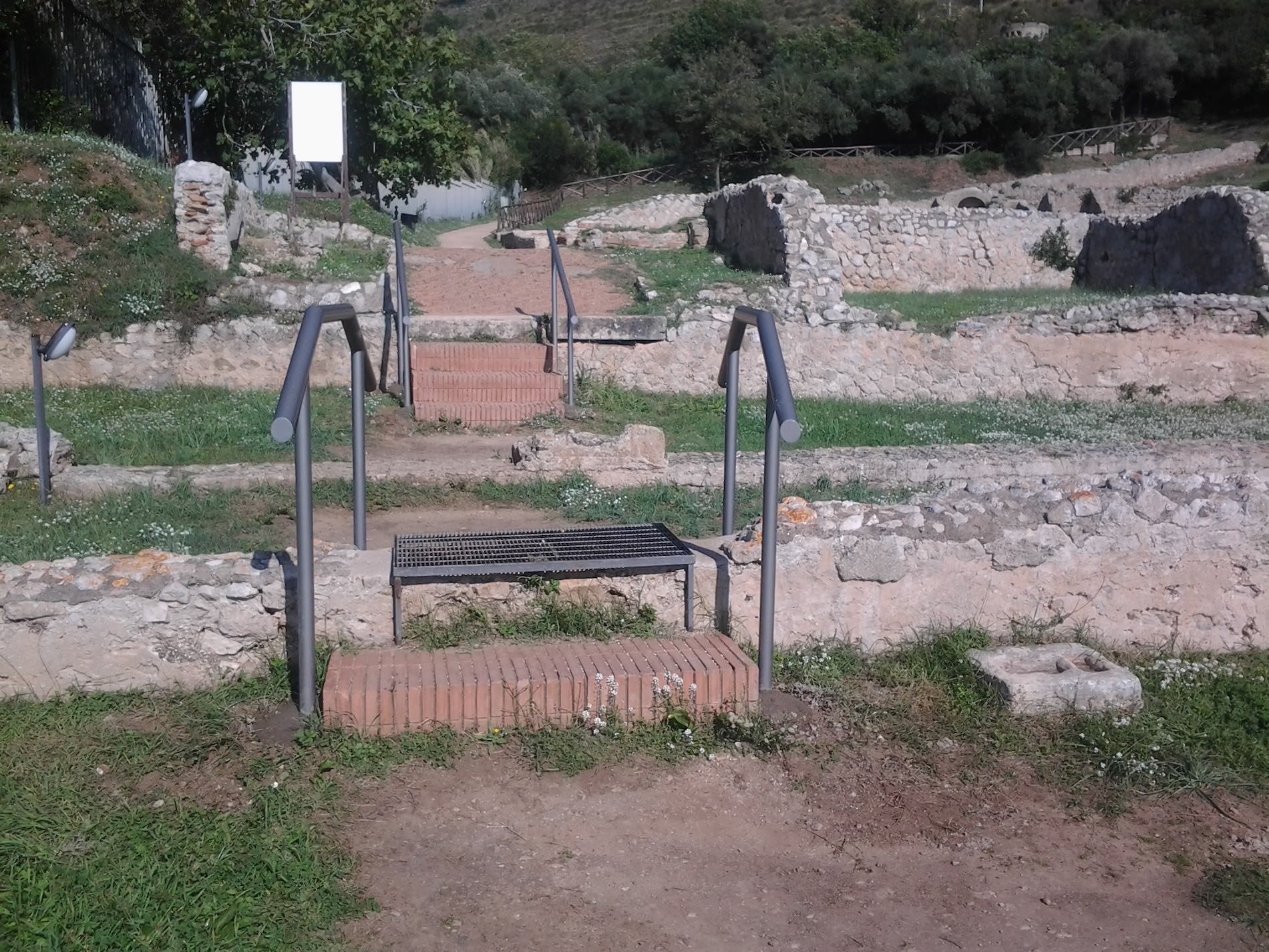 fruibilità area archeologica Grotta di Tiberio-LT